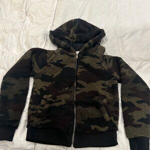 Aero women’s small thick fleece sweater